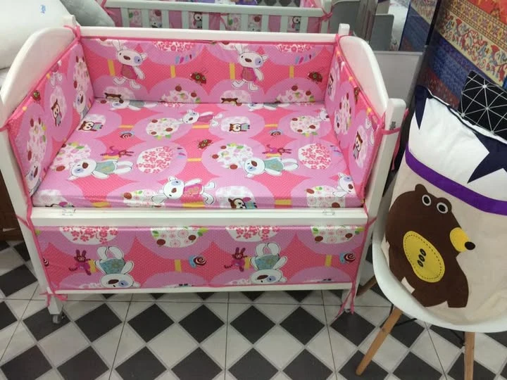 Bộ sản phẩm Đệm-Ga-Quây cũi cho bé Thỏ hồng chấm bi...