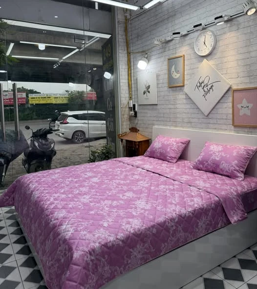 Bộ chăn ga gối hoa văn Hoàng Gia style Tân Cổ điển nền Hồng tím xjnh lắm ạ vải Modal bột gỗ sồi