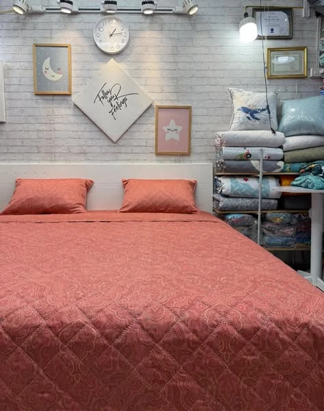 Bộ chăn ga gối Lụa Modal Hàn Quốc hoa văn nền cam đất sang lắm ạ.