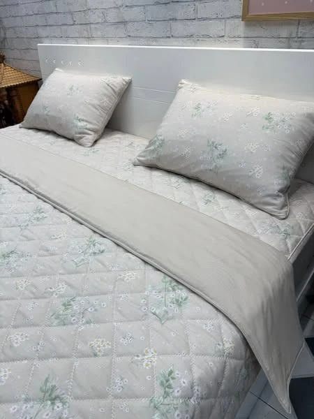 Bộ chăn ga gối Lụa Modal Hàn Quốc hoa xanh nhẹ nền be