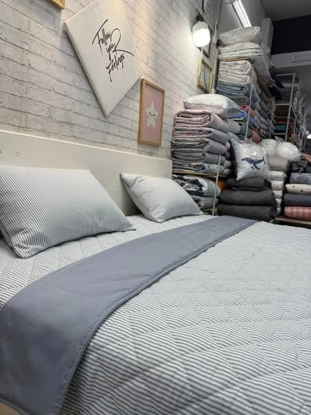 Bộ chăn ga gối Lụa Modal Hàn Quốc Kẻ sọc xanh nền sáng