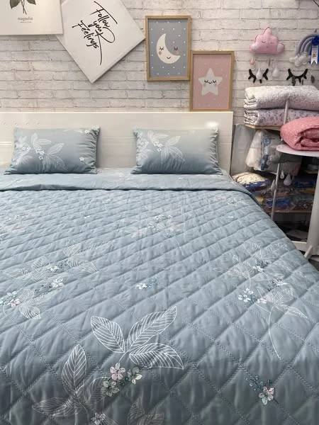 Bộ chăn ga gối phủ cotton Hàn Quốc  hoa xanh xjnh lắm ạ.