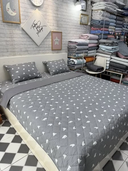 Bộ chăn ga gối Lụa Modal Hàn Quốc mẫu Gấu nền ghi kẻ chìm