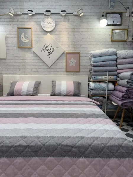 Bộ chăn ga gối cotton Hàn Quốc Kẻ Hồng xám xjnh lắm ạ.