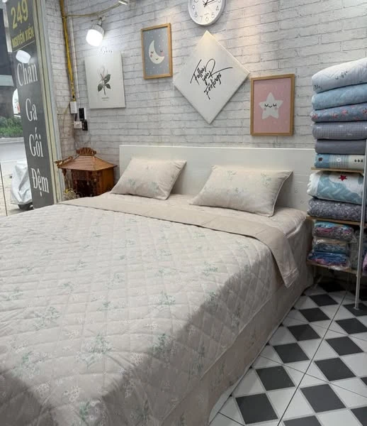 Bộ chăn ga gối Lụa Modal Hàn Quốc hoa nền vàng nâu nhạt xjnh dịu nhẹ