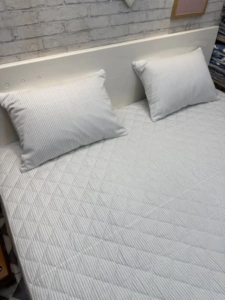 Sale 1 ga chun chần bông lụa modal sz 180cm x 200cm + 2 Vỏ gối 45*65cm kẻ kem