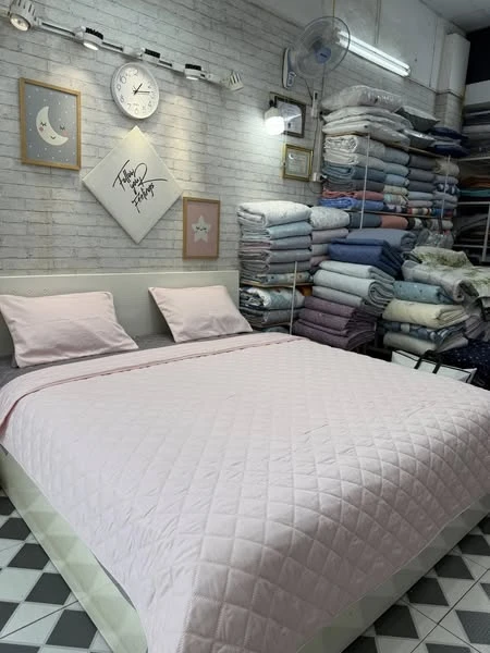 Bộ chăn ga gối Lụa Modal Hàn Quốc màu Hồng xjnh xắn, mềm mịn mát, làm mát nhanh.