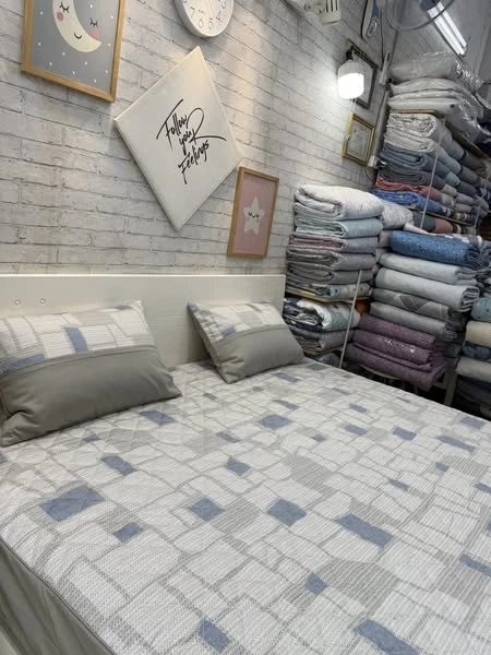 Sale 1 ga chun chần bông cotton sz 180cm x 200cm + 2 Vỏ gối 45*65cm hình khối