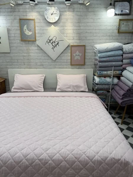 Bộ chăn ga gối Lụa Modal Hàn Quốc màu Hồng xjnh xắn, mềm mịn mát, làm mát nhanh.