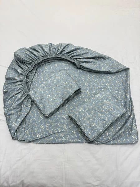 Ga chun Cotton không trần mẫu lá nhỏ nền xanh đã xjnh xắn.