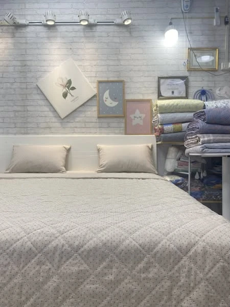 Bộ chăn ga gối Lụa Modal Hàn Quốc chấm ô vàng kem