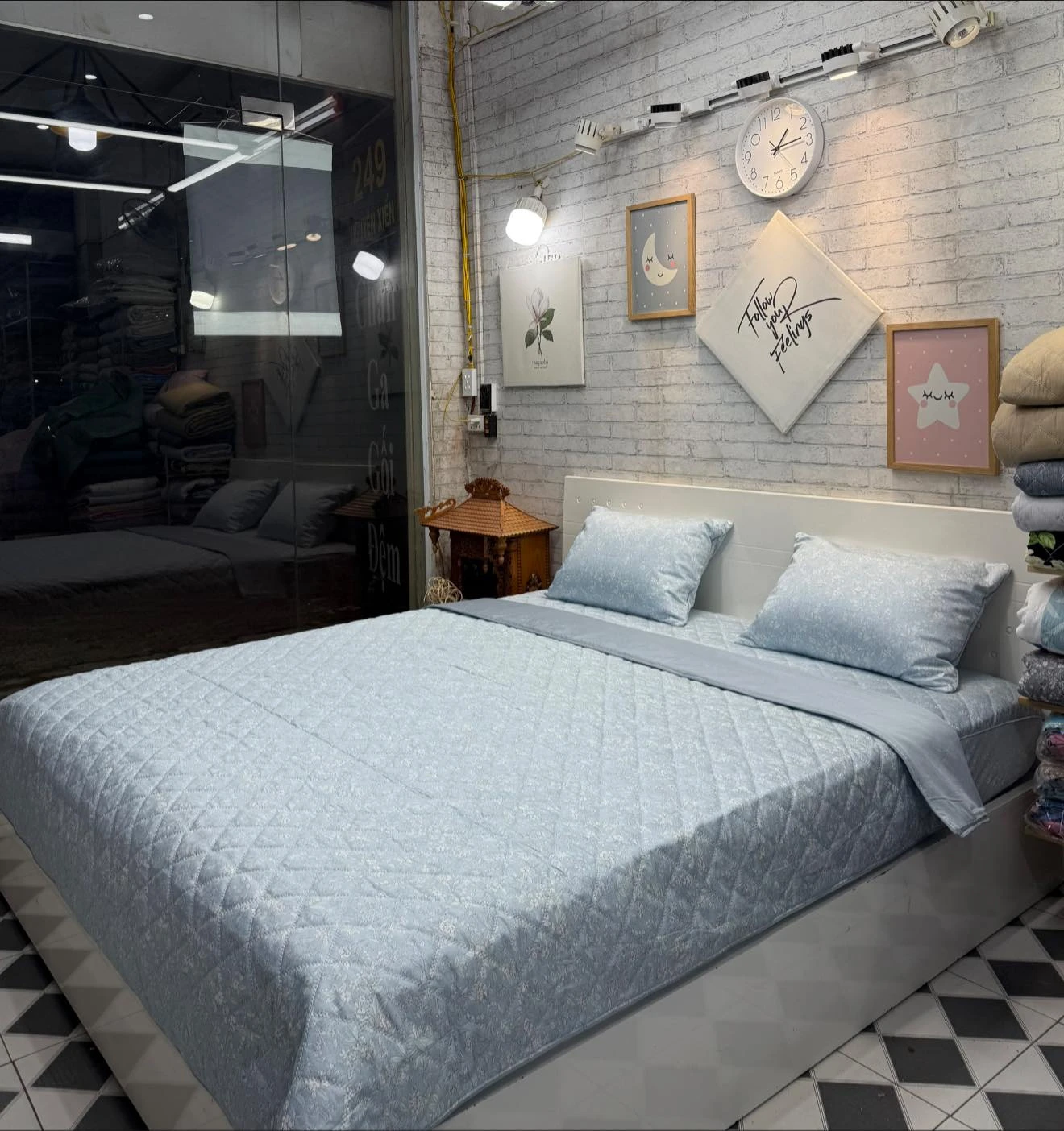 Bộ chăn ga gối cotton Hàn Quốc hoa nhí hồng nền xanh