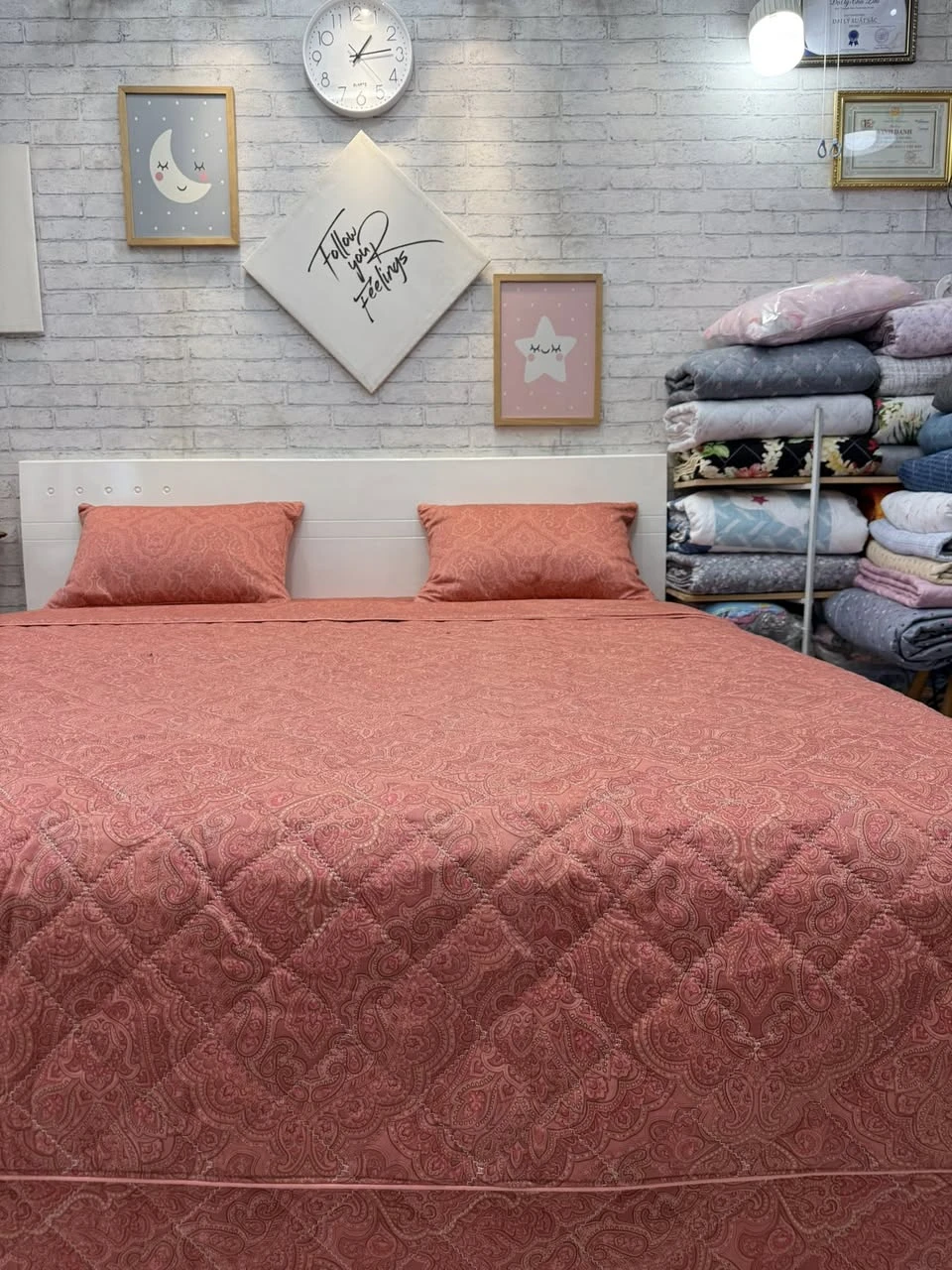 Bộ chăn ga gối phủ Lụa Modal Hàn Quốc hoa văn cam đất xjnh sang lắm ạ