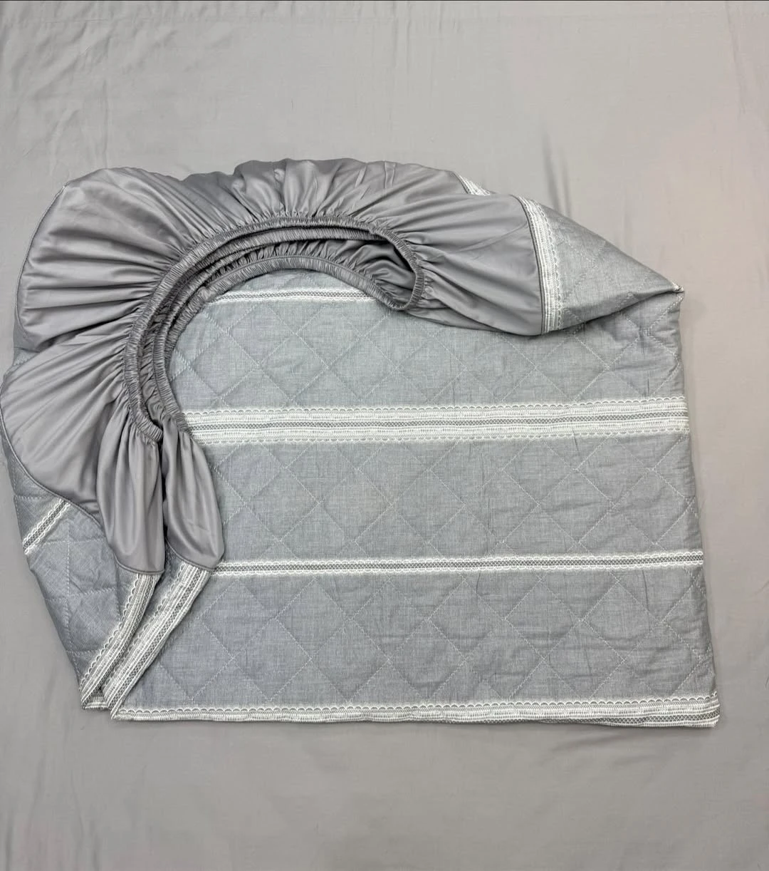 1 ga chun chần bông sz 150cm x 200cm ko kèm vỏ gối nằm.