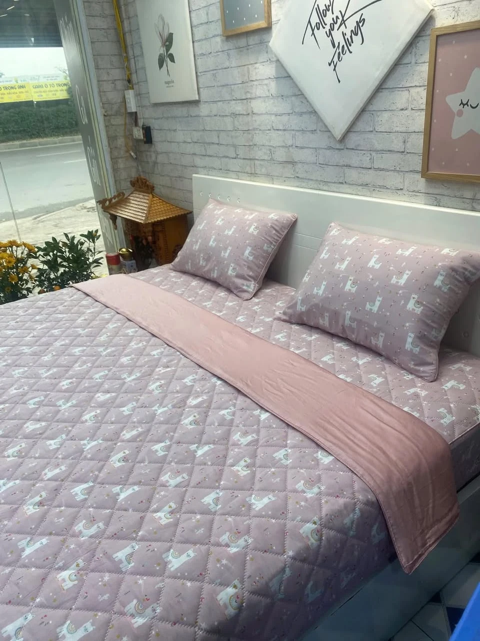 Bộ chăn ga gối Lụa Modal Hàn Quốc  lạc đà Hồng tím cute xjnh xắn lắm ạ.