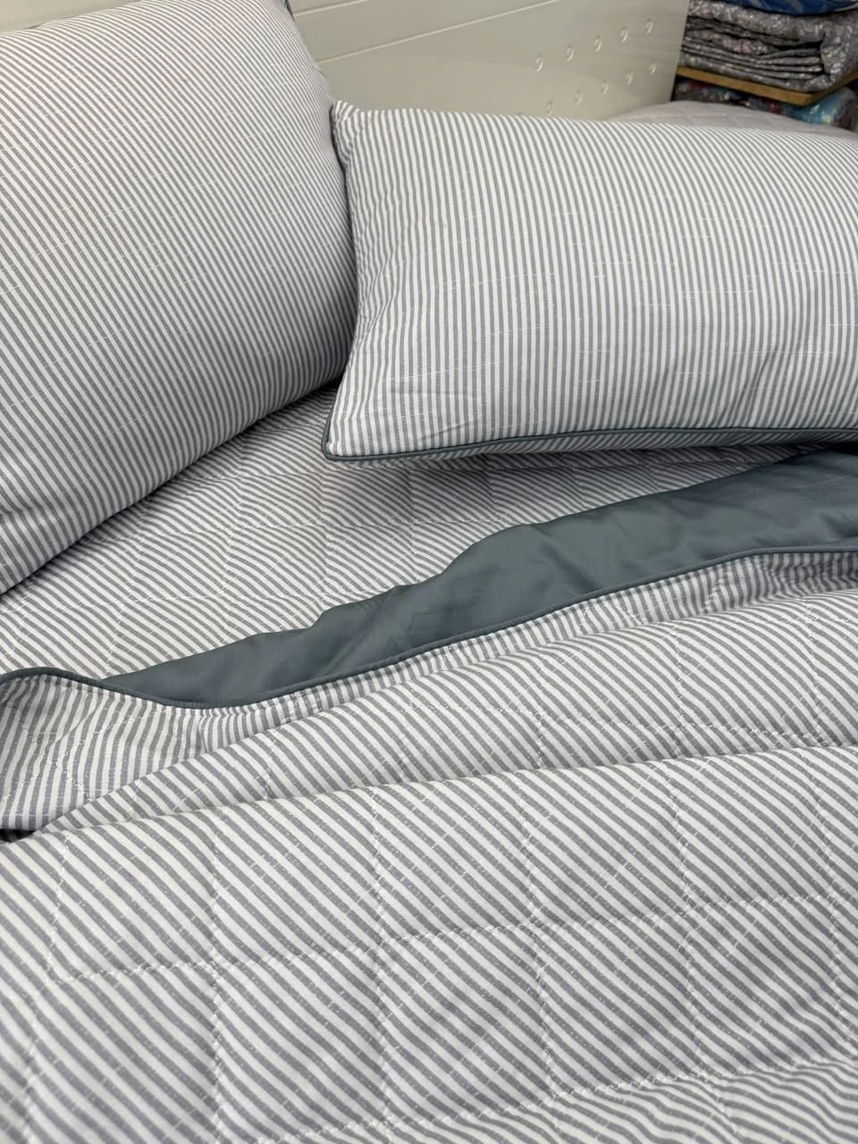 Bộ chăn ga gối Lụa Modal Hàn Quốc kẻ ghi phối xanh