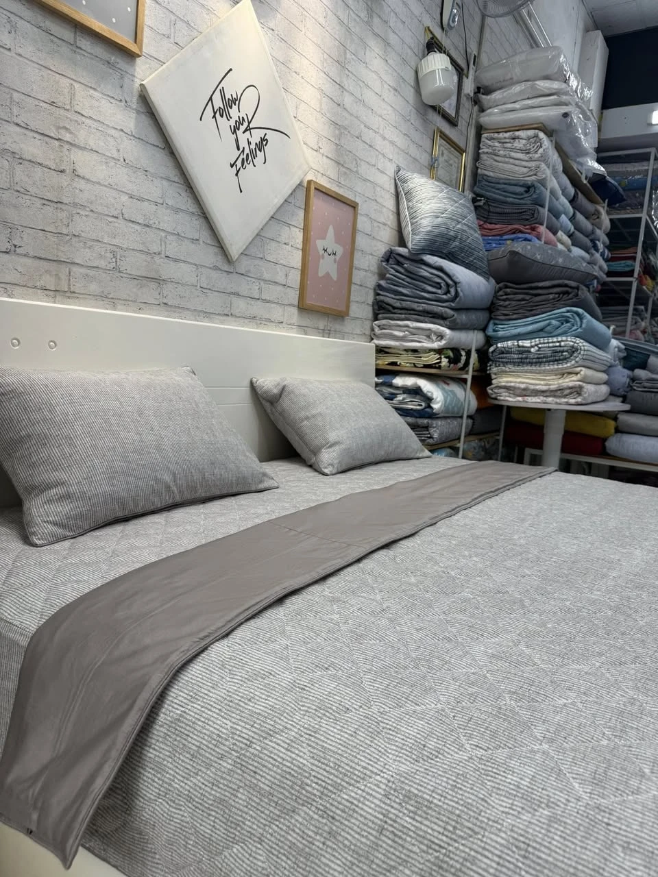 Bộ chăn ga gối Lụa Modal Hàn Quốc kẻ vân xước phối nâu