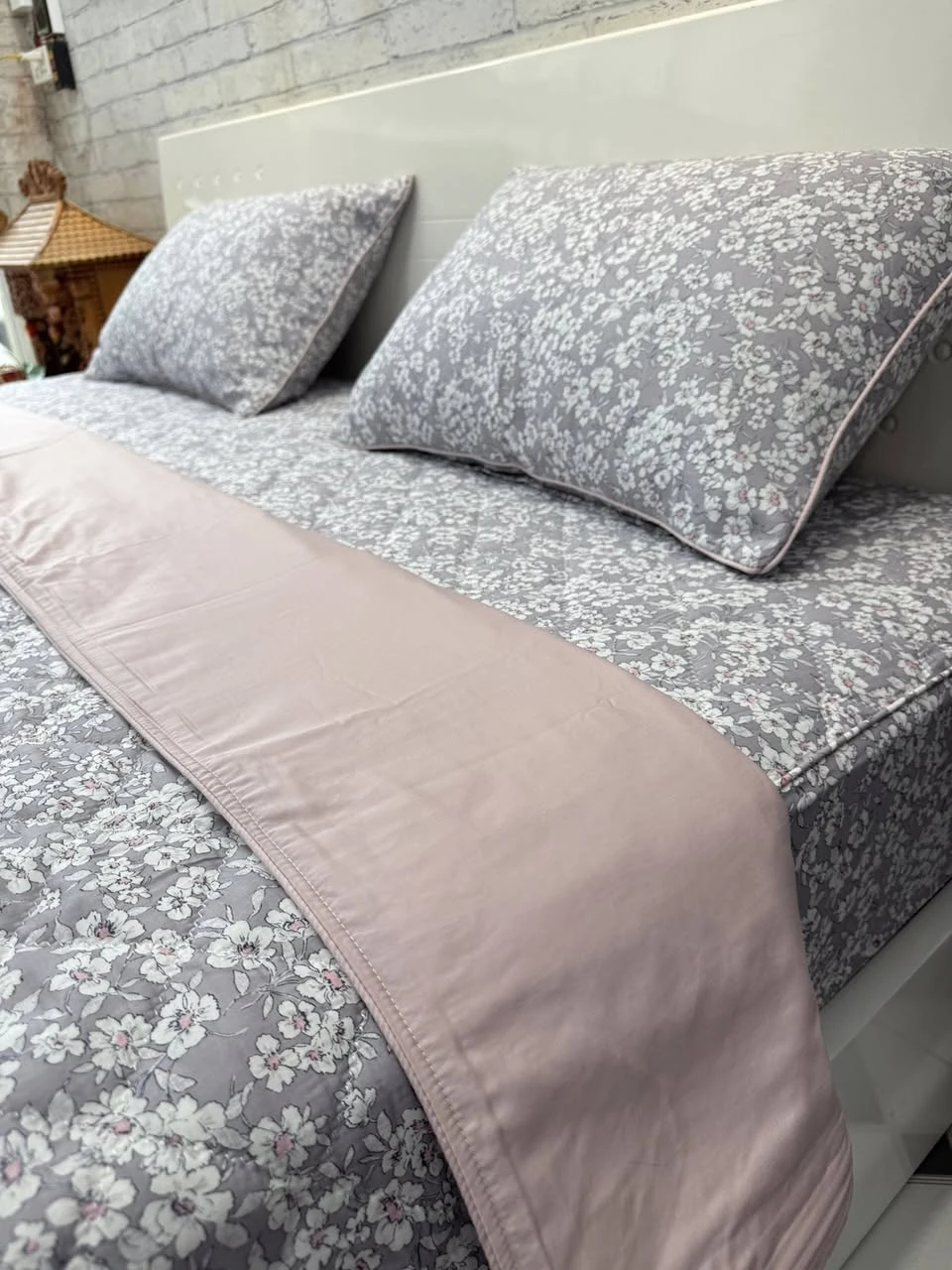 Bộ chăn ga gối Lụa Modal Hàn Quốc hoa tím cà phối hồng nhạt