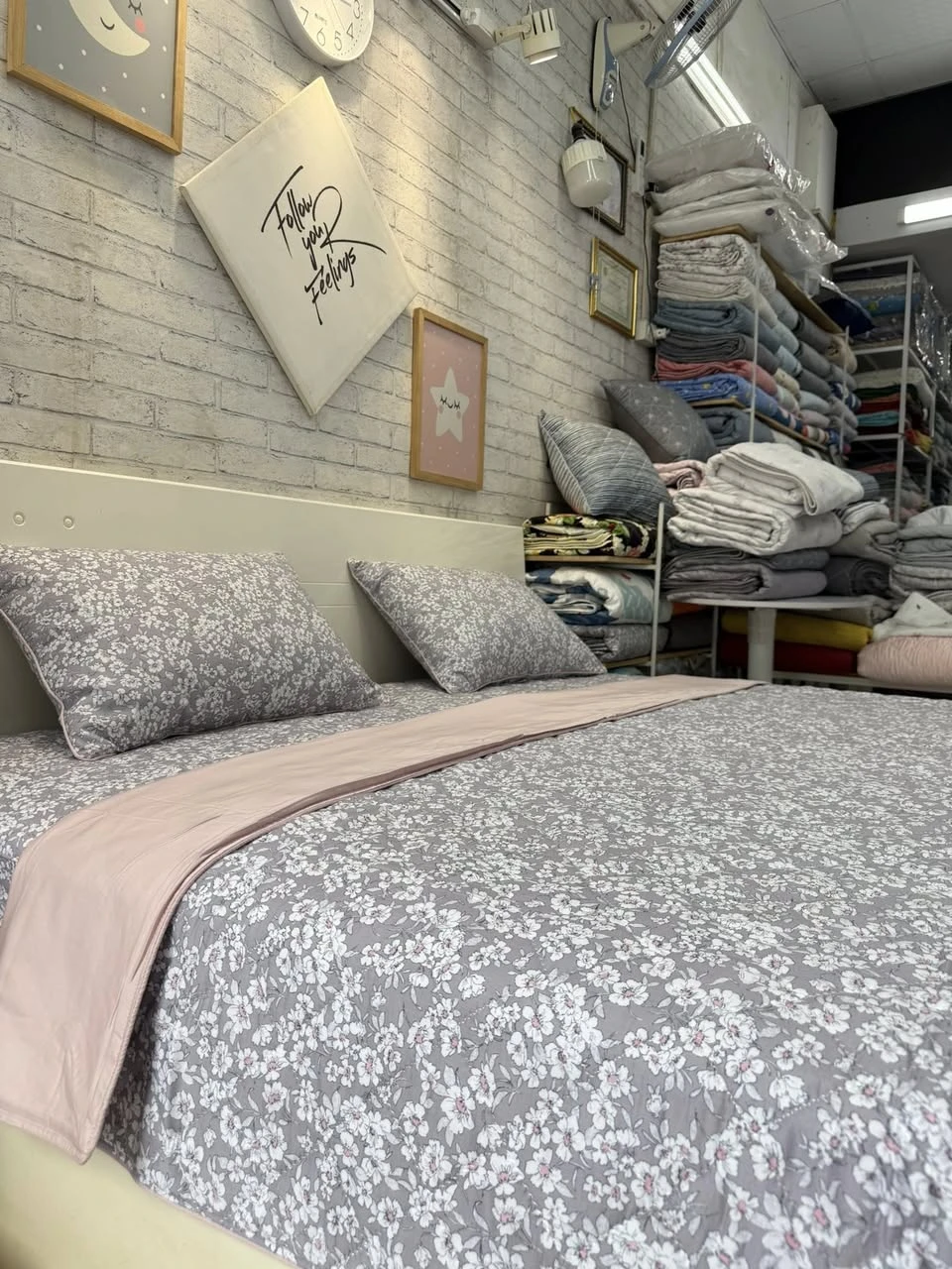 Bộ chăn ga gối Lụa Modal Hàn Quốc hoa tím cà phối hồng nhạt