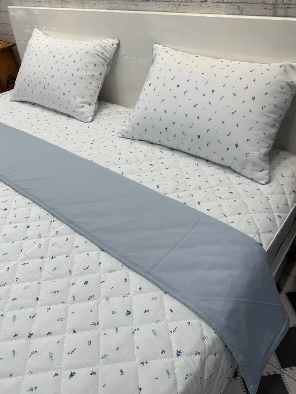 Bộ chăn ga gối Lụa Modal Hàn Quốc  lá nhí  xanh nền trắng xjnh lắm ạ