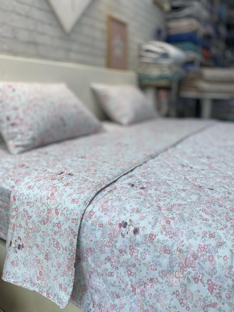 Bộ chăn ga gối Lụa Modal Hàn Quốc hoa hồng nền xanh nhạt