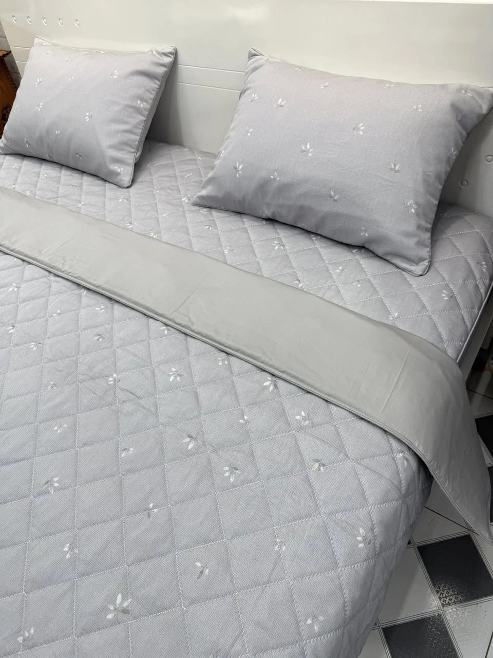 Bộ chăn ga gối Lụa Modal Hàn Quốc : lá nhí ghi xjnh lắm ạ.