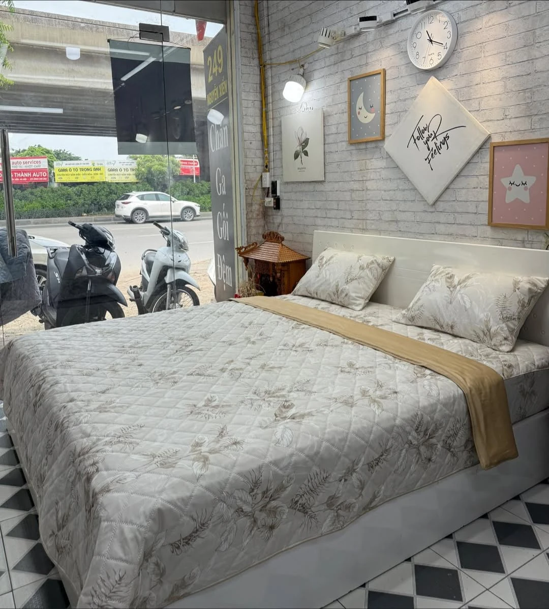 Bộ chăn ga gối Lụa Modal Hàn Quốc hoa nâu vàng xjnh xắn.