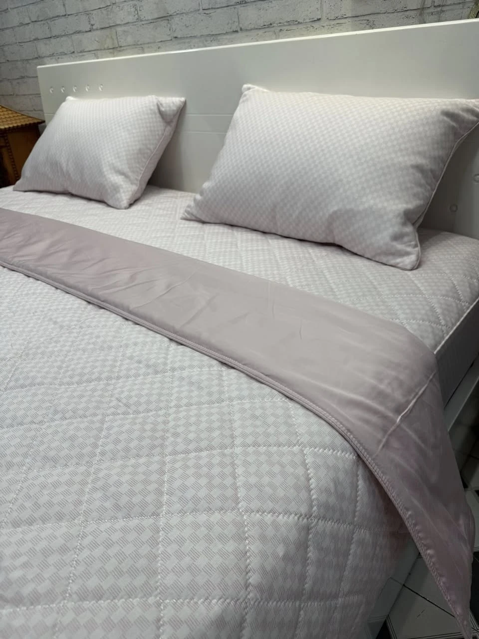 Bộ chăn ga gối Lụa Modal Hàn Quốc kẻ hồng phối hồng phấn xinh