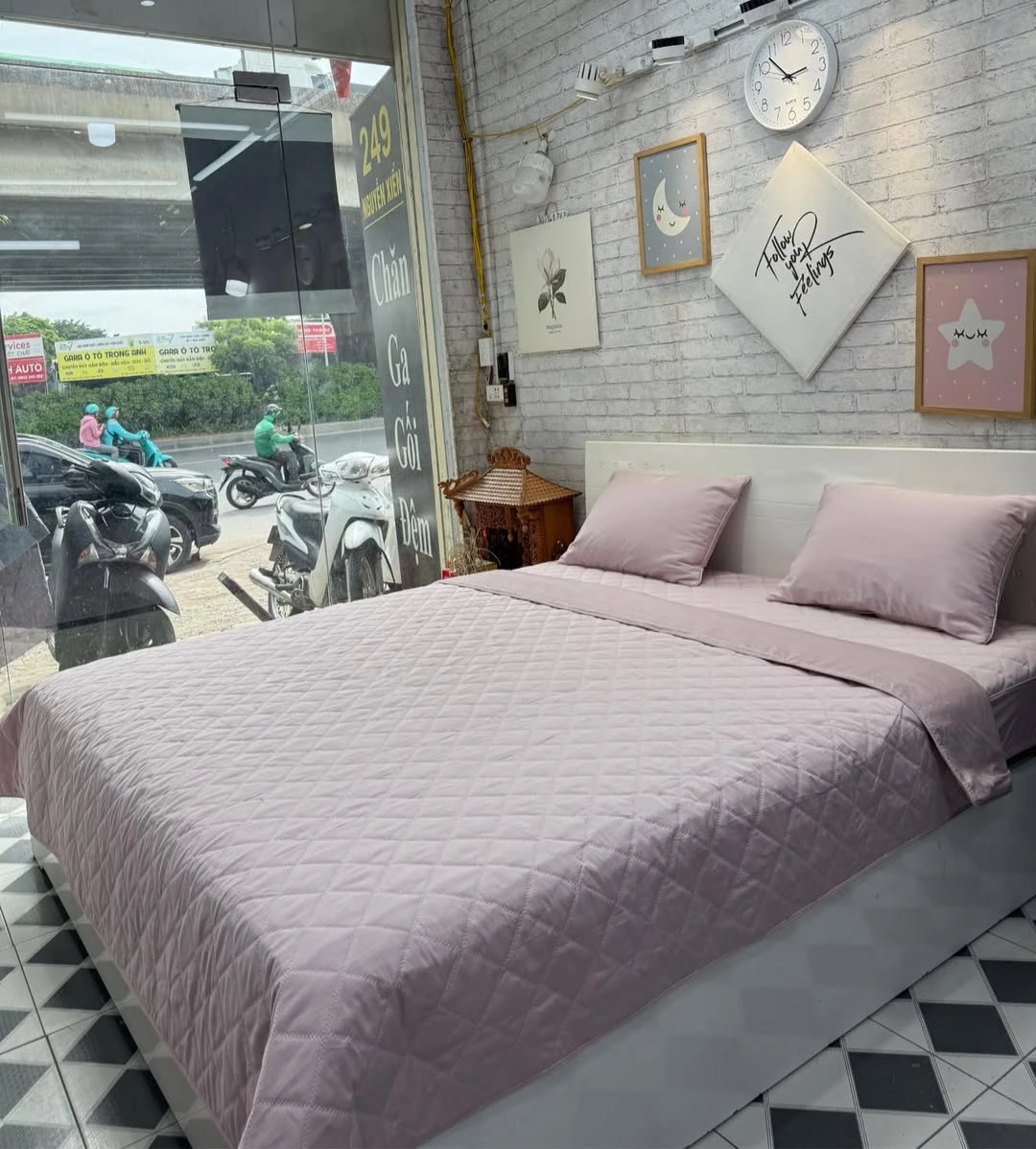 Bộ chăn ga gối Lụa Modal Hàn Quốc Mẫu Hồng ruốc xjnh lắm ạ.