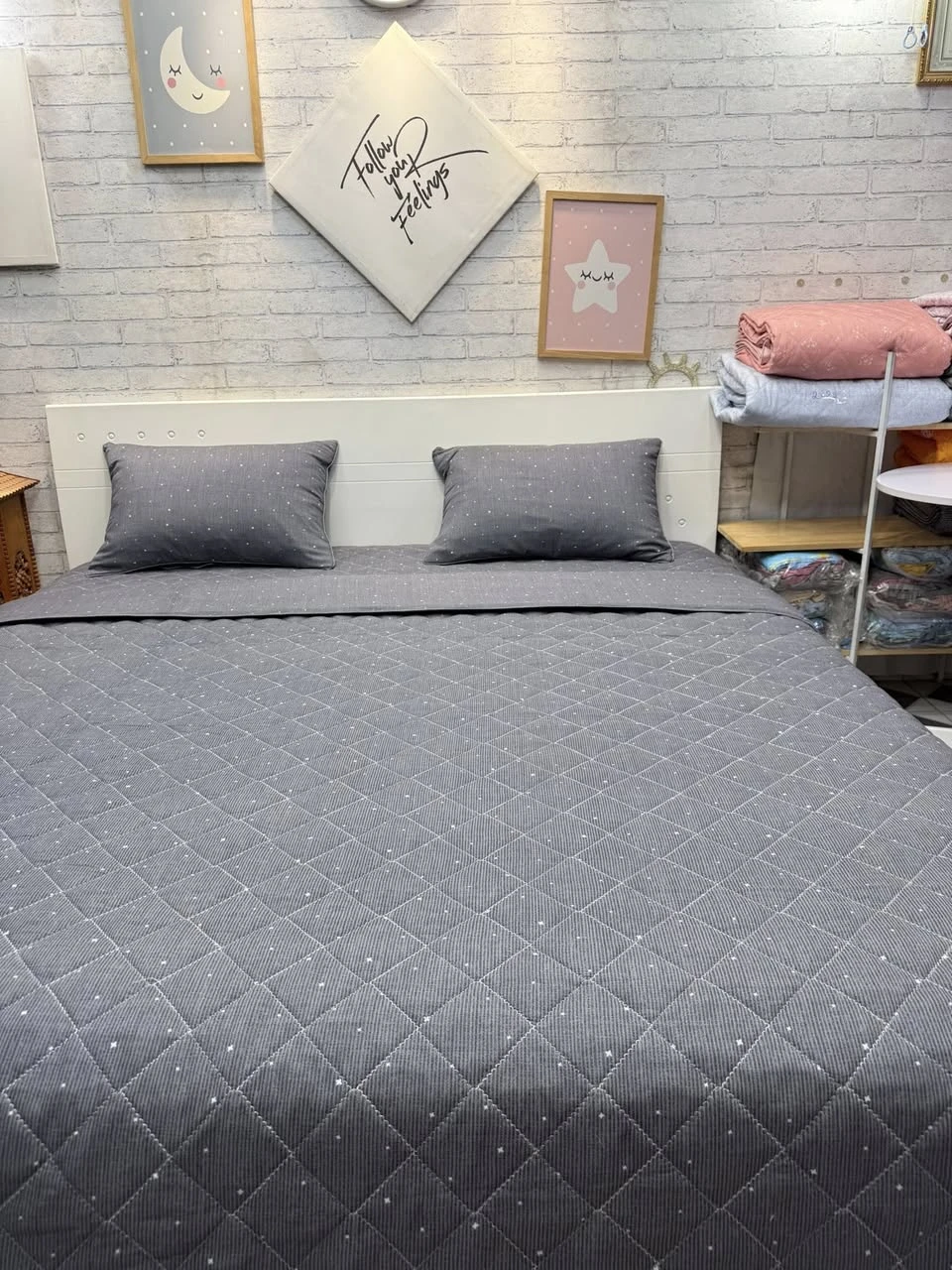 Bộ chăn ga gối Lụa Modal Hàn Quốc Kẻ xám sang chảnh, họa tiết cute .