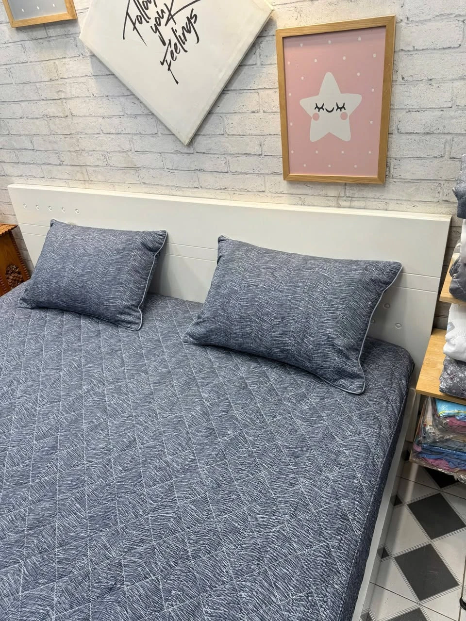 Bộ chăn ga gối phủ Lụa Modal Hàn Quốc vân xước ghi phối xanh nhạt