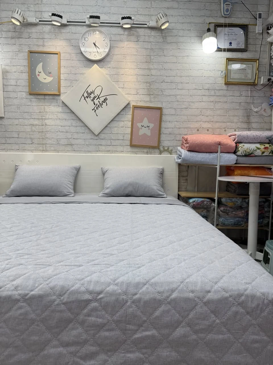 Bộ chăn ga gối Lụa Modal Hàn Quốc vân xước ghi xám phối ghi mềm mịn