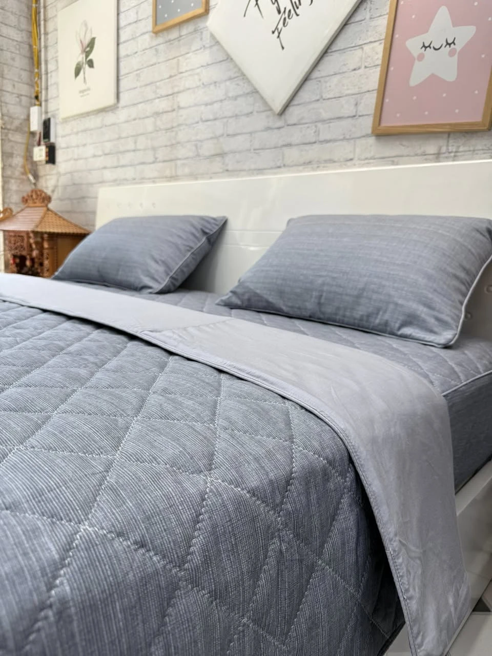 Bộ chăn ga gối Lụa Modal Hàn Quốc kẻ xám modal bột gỗ sồi Hàn Quốc mềm mịn mát.