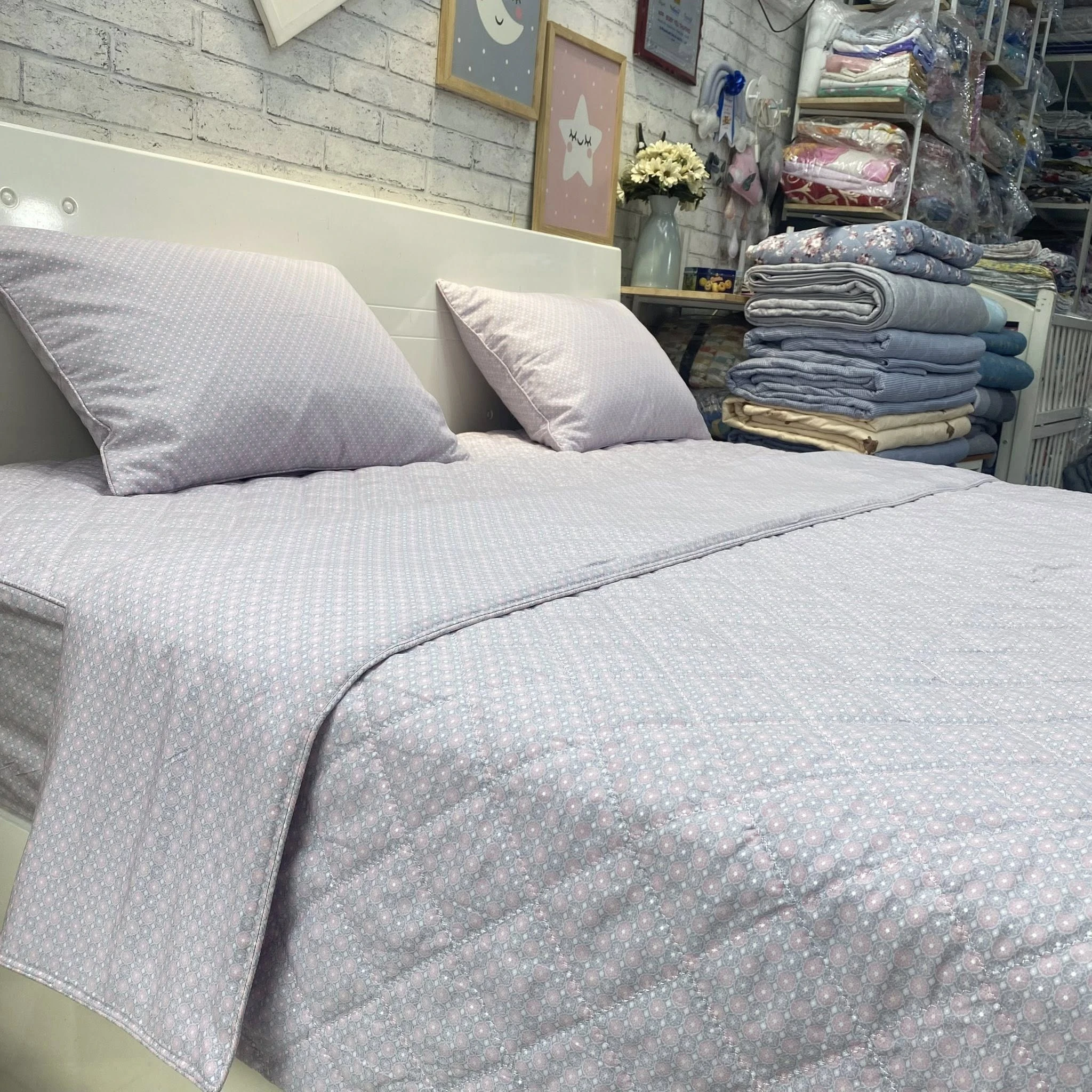 Bộ chăn ga gối Lụa Modal Hàn Quốc mẫu ô vuông chấm bi hồng ghi