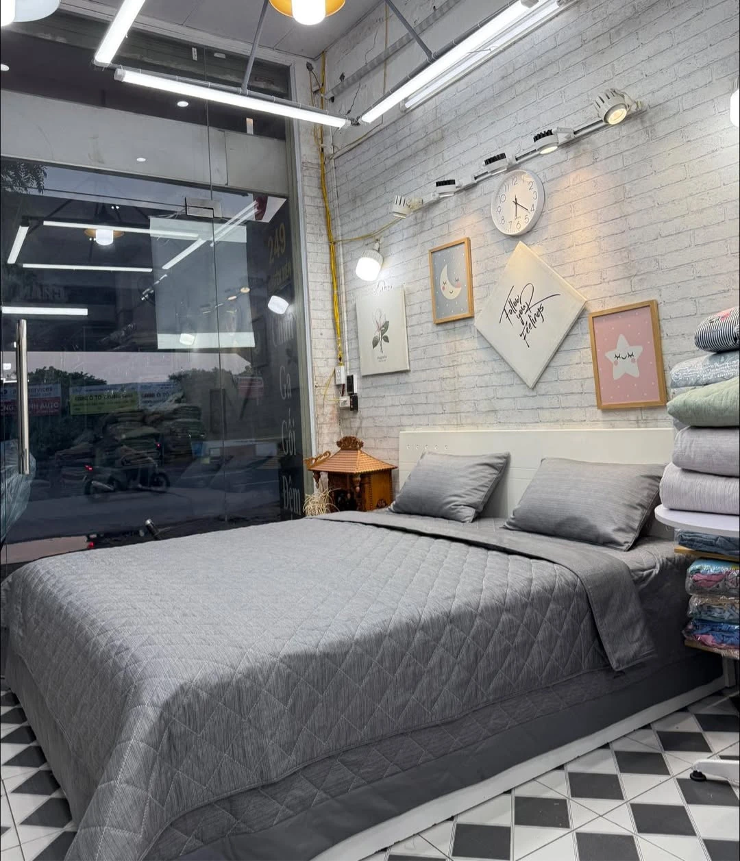 Bộ chăn ga gối phủ Lụa Modal Hàn Quốc mẫu kẻ tăm xám nâu sang chảnh lắm nha