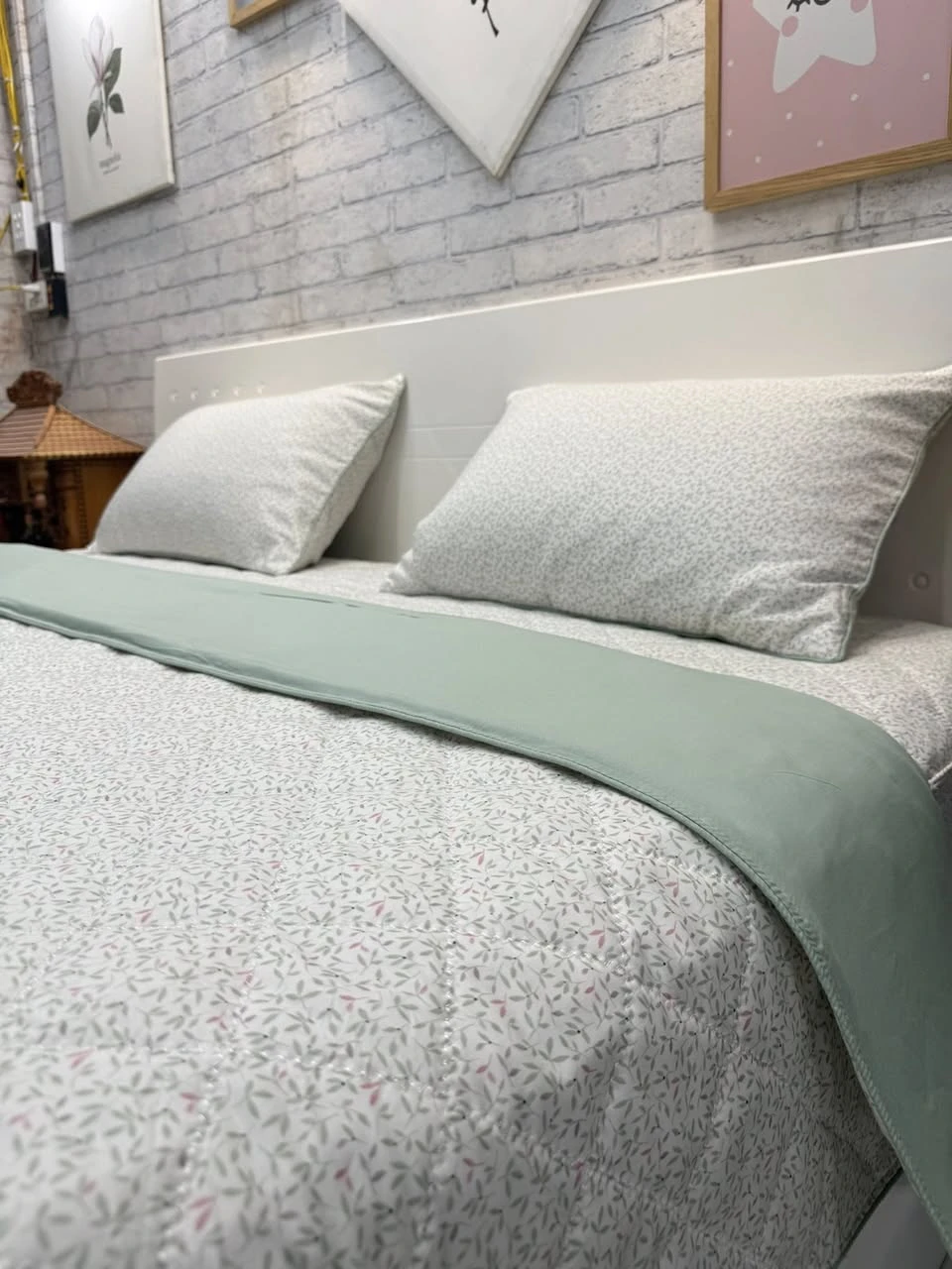 Bộ chăn ga gối Lụa Modal Hàn Quốc Lá nhí xanh nền xanh be xjnh lắm ạ