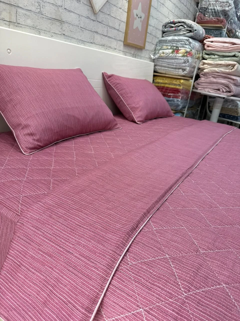 Bộ chăn ga gối Lụa Modal Hàn Quốc  kẻ đỏ Hồng xjnh lắm c e ới.