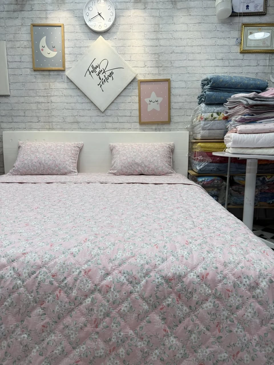 Bộ chăn ga gối cotton Hàn Quốc hoa nhí hồng nền hồng xinh