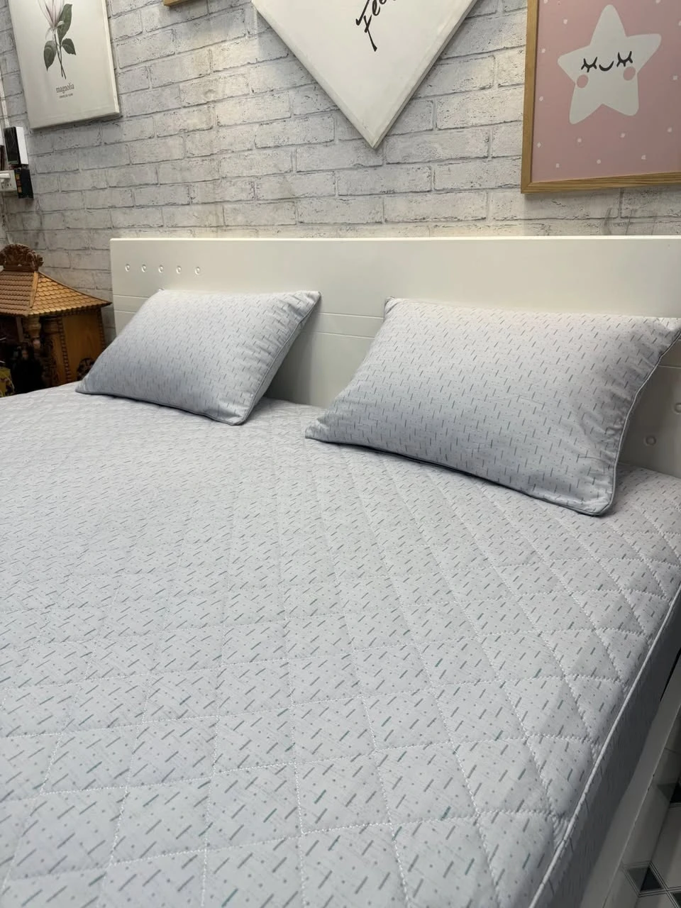 Bộ chăn ga gối Lụa Modal Hàn Quốc Set gạch ghi xjnh xắn lắm ạ.