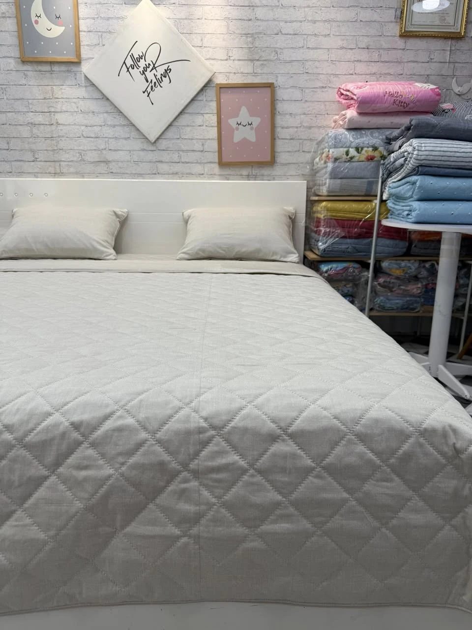 Bộ chăn ga gối Lụa Modal Hàn Quốc Vân màu be xjnh lắm ạ.