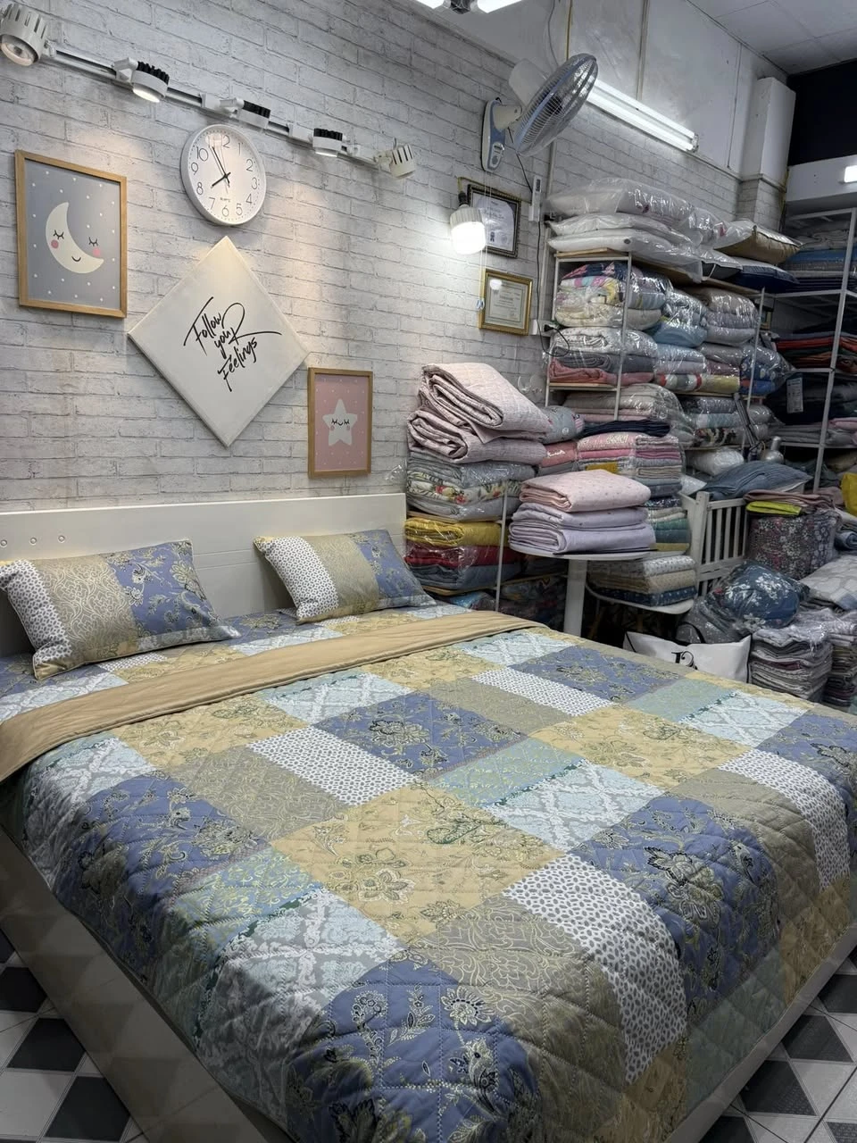 Bộ chăn ga gối cotton Hàn Quốc hoa văn lập thể sang chảnh lắm ạ.