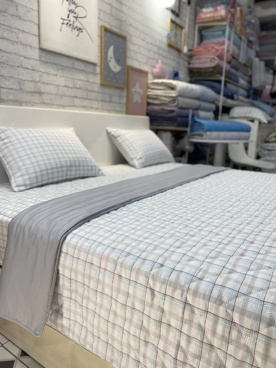 Bộ chăn ga gối Lụa Modal Hàn Quốc kẻ đơn giản mà rất đẹp ạ