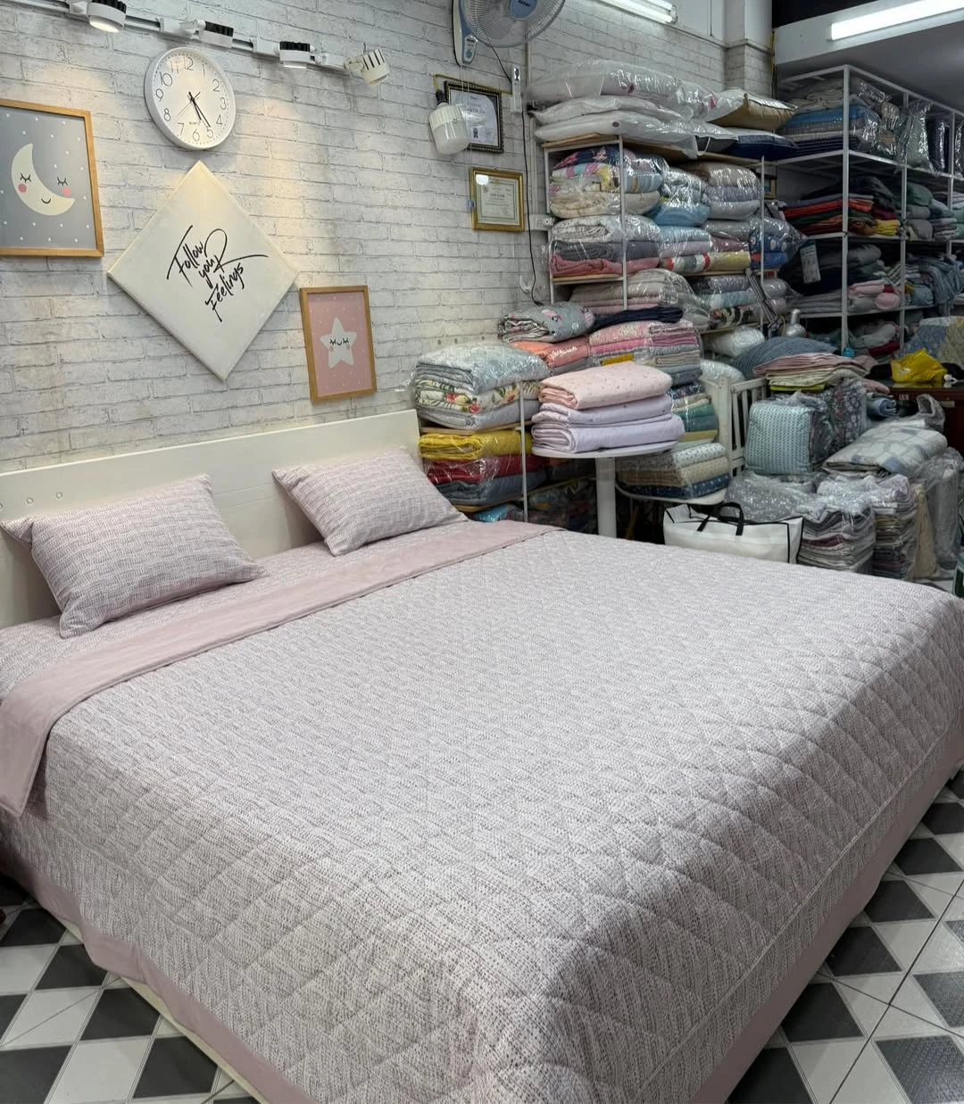 Bộ chăn ga gối phủ Lụa Modal Hàn Quốc Mẫu chăn ga vân tím hồng xjnh xắn.