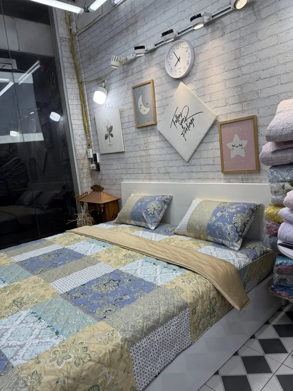 Bộ chăn ga gối cotton Hàn Quốc hoa văn lập thể sang chảnh lắm ạ.