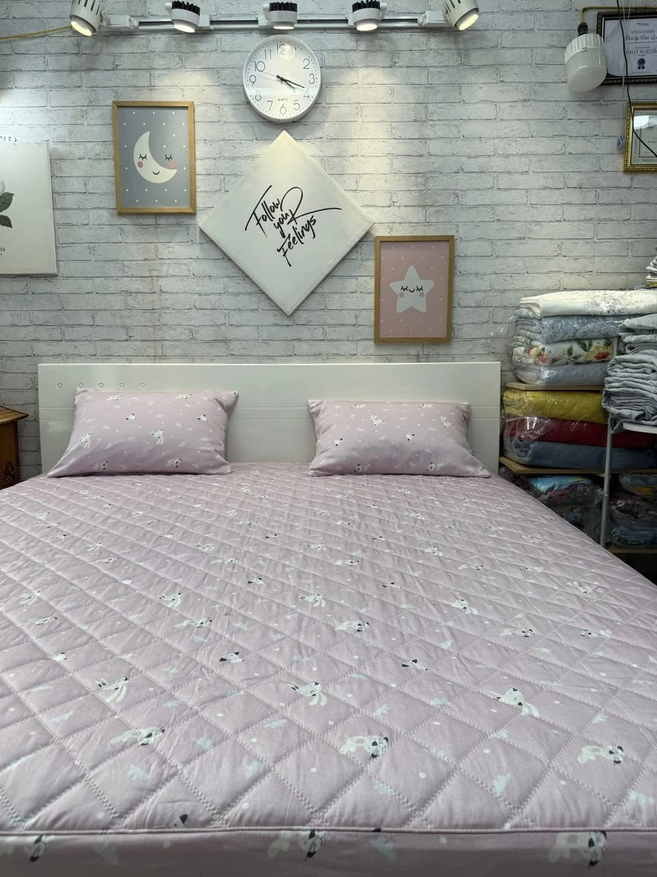 Bộ chăn ga gối Lụa Modal Hàn Quốc  hồng cute siêu xjnh xắn lắm luôn nha.