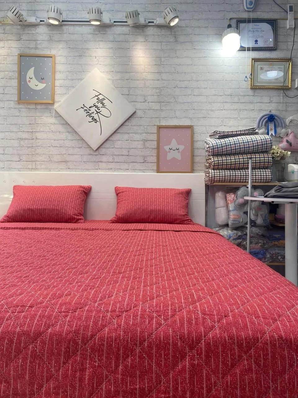 Bộ chăn ga gối Lụa Modal Hàn Quốc Kẻ đỏ xjnh xắn