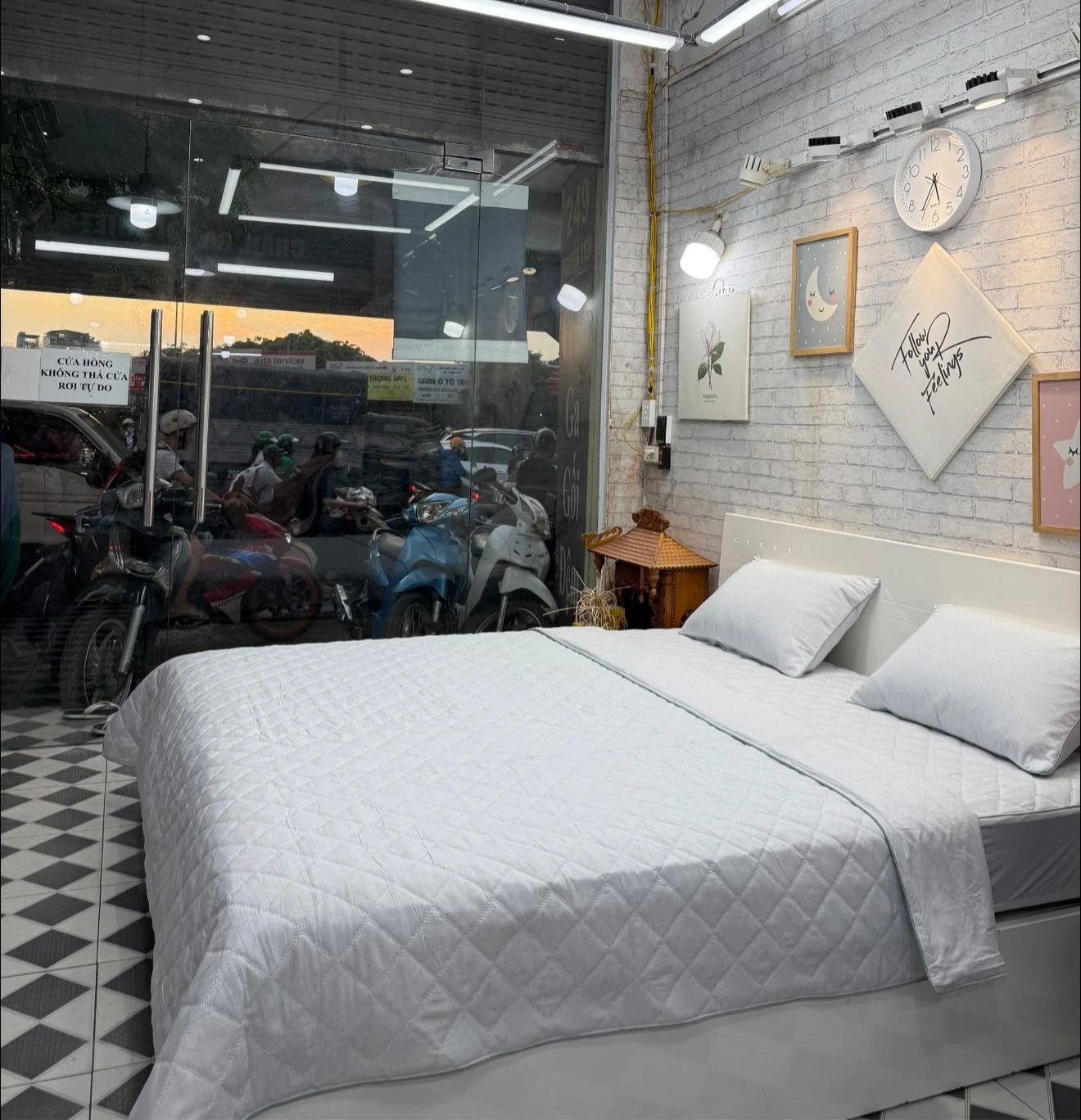 Bộ chăn ga gối Lụa Modal Hàn Quốc Mẫu chấm xanh nhỏ nền sáng, xjnh lắm ah