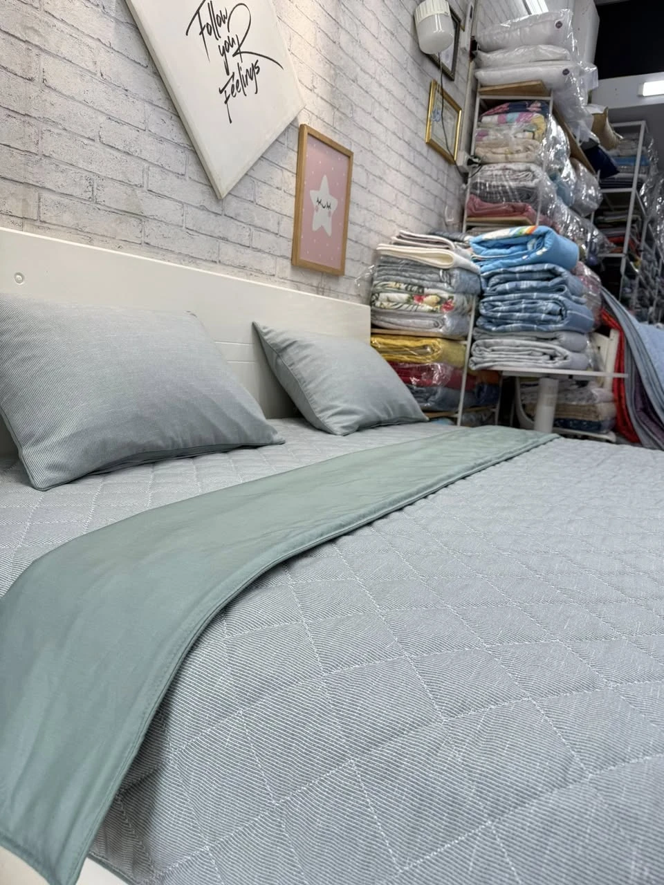 Bộ chăn ga gối Lụa Modal Hàn Quốc kẻ tăm xanh xjnh lắm ạ.