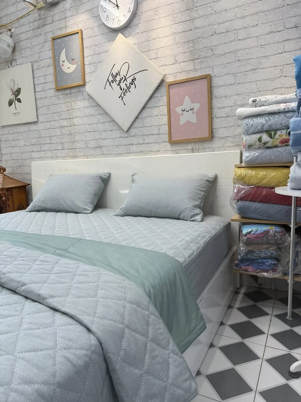 Bộ chăn ga gối Lụa Modal Hàn Quốc kẻ tăm xanh xjnh lắm ạ.