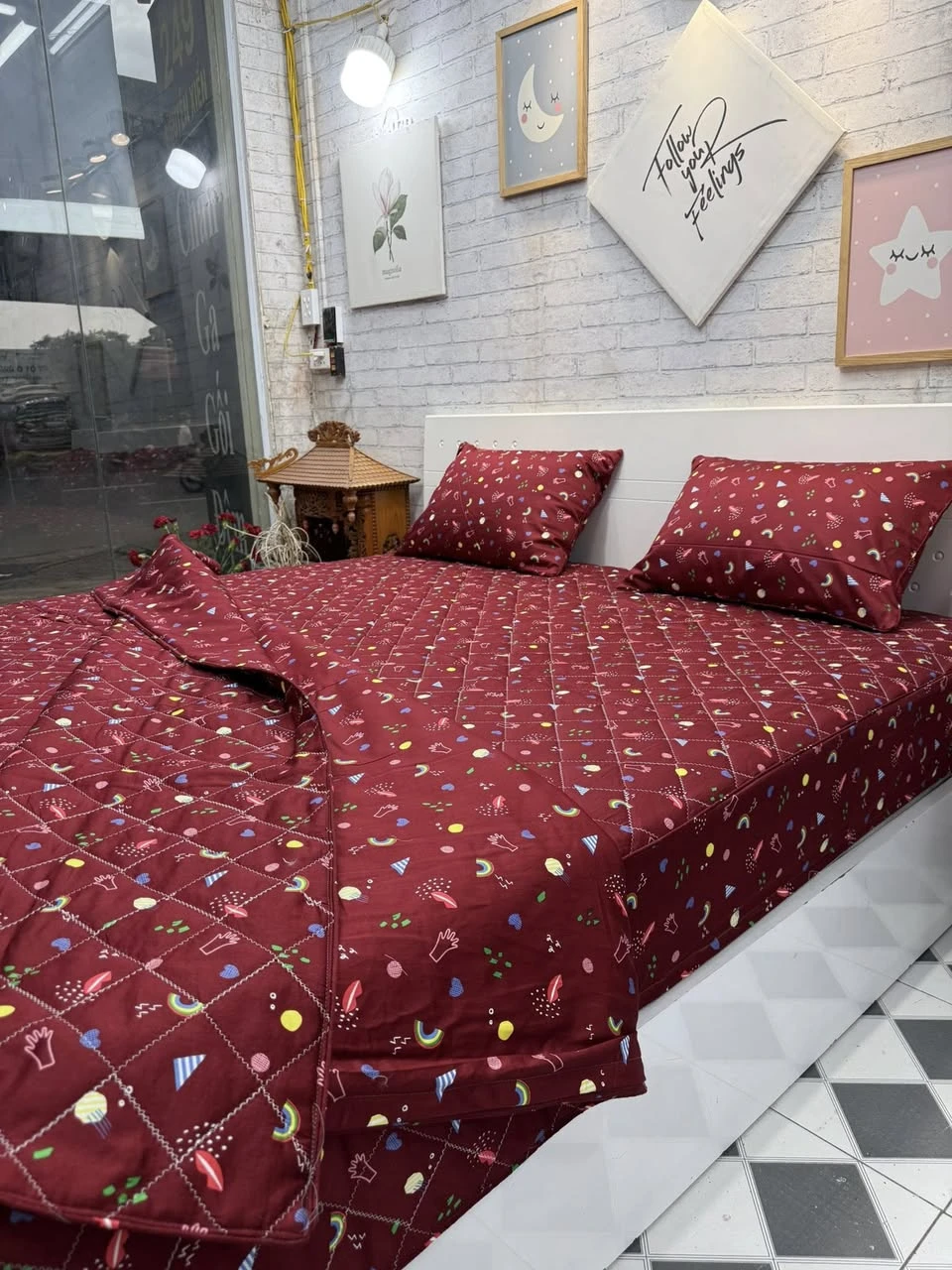 Bộ chăn ga gối cotton Hàn Quốc Hoạ tiết đỏ xjnh xắn lắm ah.